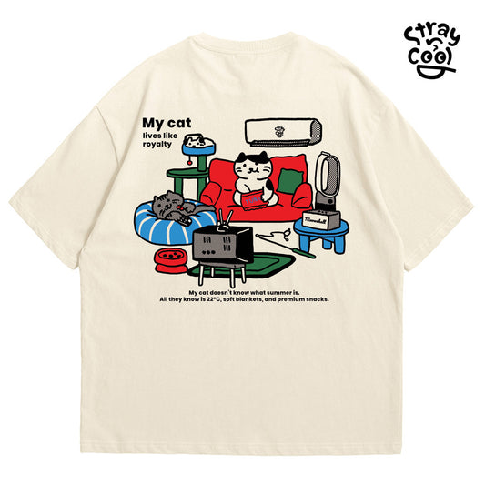 Strayandcool "My cat lives like royalty" Oversized T-shirt