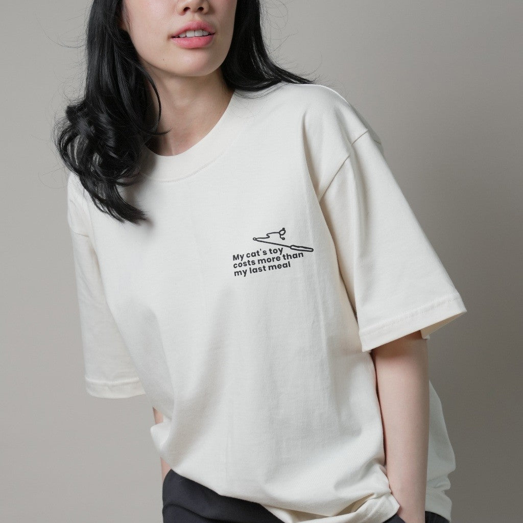 Strayandcool "My cat lives like royalty" Oversized T-shirt